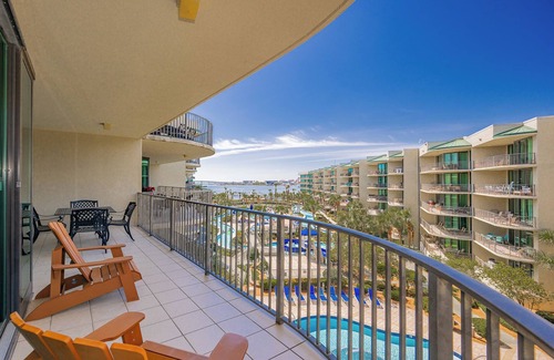 Orange Beach Condo | Some choose the BAY over the BEACH! 2 BR 2 BA @ Phoenix On The Bay