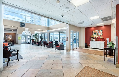 Northeast Virginia Beach Resort | Something in the Water Rental