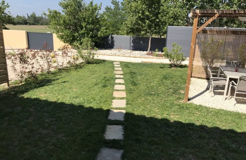 Donzere Cottage | Sommelonge gîte near grignan with private pool