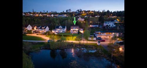 Stre House | Sommerferie egen båt ,jacuzzi, bålpanne og grill,ukesleie i juli