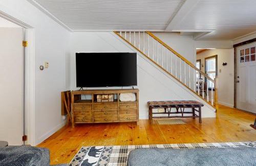 Mount Holly House | SoMoguly