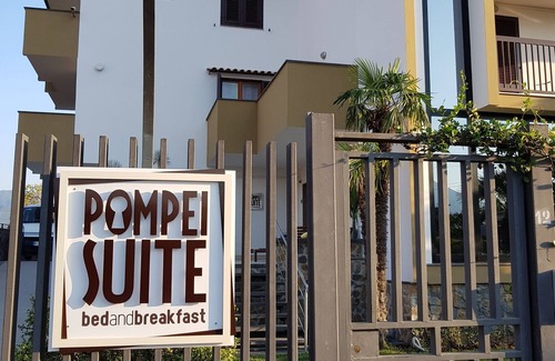 Pompei Apartment | Sonia. Superior Delux Pompeii Suite