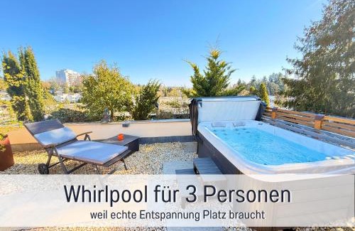 Ueberlingen Apartment | SONNENTERRASSE - 3 Schlafzimmer, Whirlpool & Alpenblick - Perfekt für Romantik oder Familienurlaub mit Kind , Hund willkommen by FerienWohnenAmSee -