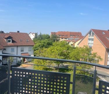 Feucht House | Sonniges Dachzimmer