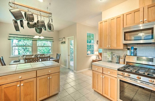 Phoenix Lake-Cedar Ridge House | Sonora Home w/Pool Table, Grill & 2 Balconies