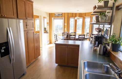 Sooke House | SOOKE MOUNTAIN HOUSE - Best view in Sooke area! You will never want to leave.