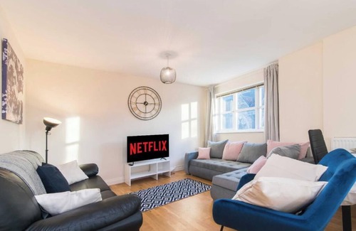 Derby Apartment | Soothing 2-bedroom Corporate apartment in Derby
