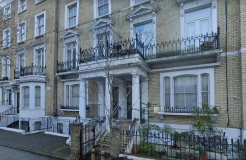 Chelsea Riverside Apartment | Soothing apartment with AC in beautiful London