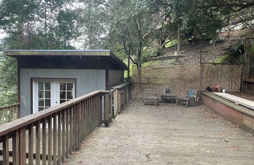Forestland Cabin | Soothing cabin with WiFi in Oakland