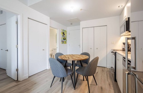 Cite Multimedia Apartment | Sophisticated 1BR Escape | Charm in Old Port