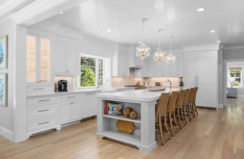 Chatham House | Sophisticated Chatham Oasis with Pool & Spa RPAM062