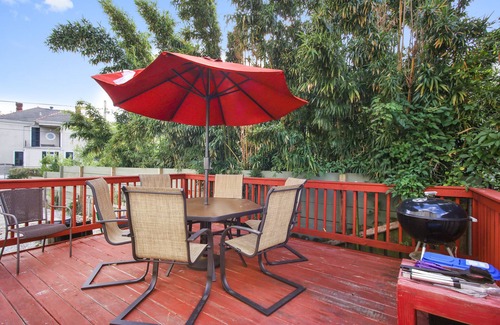 Esplanade Ridge Apartment | Sophisticated Styled Apartment 20% Monthly Rates