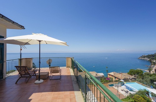 Sori Apartment | Sori - Italian Riviera: Attic with panoramic sea view and pool