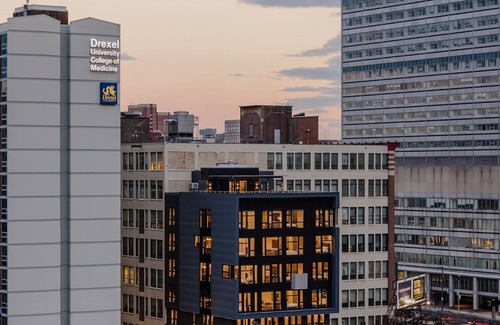 Logan Square Apartment | Sosuite One Bed Apt w Rooftop, Gym, Laundry