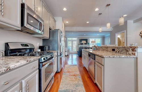 Sawgrass South House | SOUL OF SAWGRASS - Spectacular 4BD & 3.5BA Townhouse - Sleeps 10 - Resort-Style Community