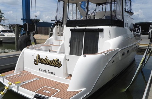 Eufaula Boat Rental | “Soulmates” Meridian Yacht located on Lake Eufaula, OK