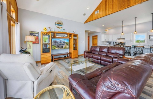 Buxton House | Soundfront Dog Friendly w/Hot Tub, Game Room, Private Pier and Sound Boardwalk