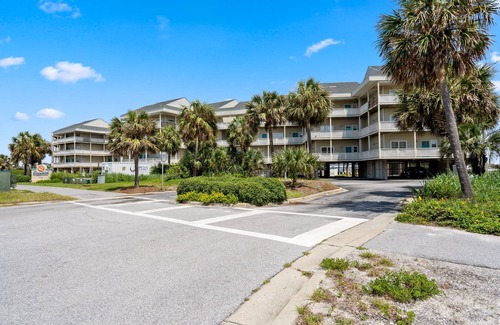Pensacola Beach Condo | "Soundside Solace" | Fishing Pier, Kayak, Bikes | My Beach Getaways G9