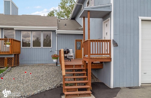 Huffman - O' Malley Apartment | South Anch. Suite Partial Chugach Mountain View