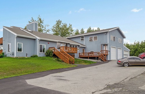 Huffman - O' Malley Apartment | South Anch. Suite Partial Chugach Mountain View