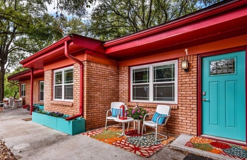 Galindo House | South Austin Space Perfect for Work or Play