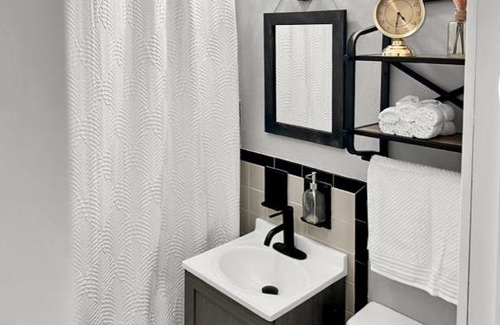 South Bend House | South Bend Gem: Ideal Location, Cozy