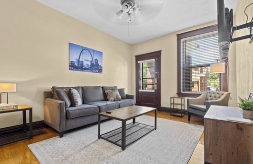 The Southampton Apartment | South City One Bedroom Apartment by StayLage