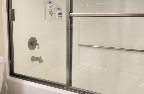 Costa Mesa Apartment | South Coast Plaza Area Ample 1BED 1BTH Comfortable, Clean, Private.