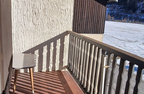 Aiguilles Apartment | South-facing 32m2 studio in the village of Aiguilles in the heart of the Queyras.