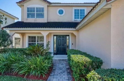 Lake Wilson Preserve Villa | South Facing Villa With Water View Near Disney
