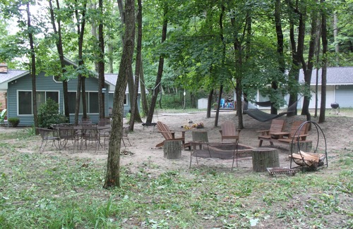 South Haven House | South Haven Dune Fun-Sleeps 12! Rents Year Round!-BlueShore Cottage & Guesthouse