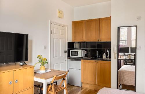 Courtfield Apartment | South Kensington Courtfield Gardens studio