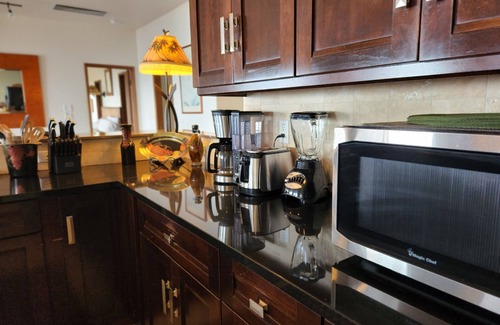 Captain Cook House | South Kona Ocean View Luxury 4+ Br Pool, Sleeps 10