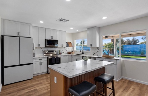 Ahwatukee Foothills House | South Mountain-FREE HEATED Pool & Hot Tub Close to trails & park. NEW