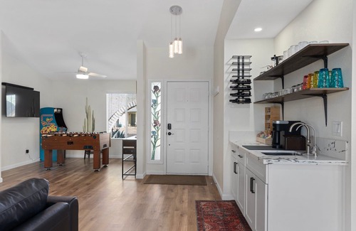 Ahwatukee Foothills House | South Mountain-FREE HEATED Pool & Hot Tub Close to trails & park. NEW