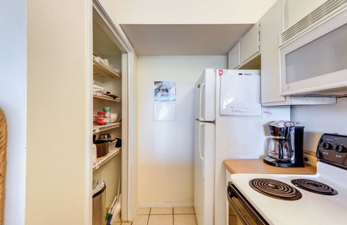 South Padre Island Apartment | South Padre Island Condo - Walk to Beaches!