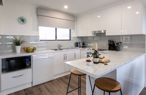 Port Elliot Apartment | South Seas 3 Port Elliot Beachfront with views of Knights Beach