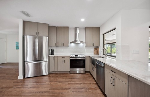 Osprey House | Southbay Yacht and Racquet Club Retreat close to Casey Key and Nokomis Beach