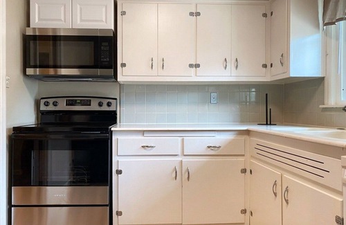 Evansville Apartment | Southeast Suite/1BD/1BA Apt near UE