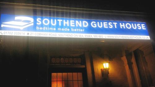 Westcliff-on-Sea House | Southend Guest House - Close to Beach, Train Station & Southend Airport