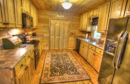 Sautee Nacoochee House | Southern Comfort | Spacious Family Retreat, Dog Friendly w/Gaming Area and More