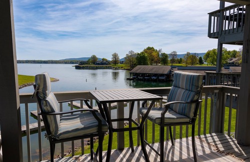 North Shore Condo | Southern Escape @ Bernards Landing w/Kayaks