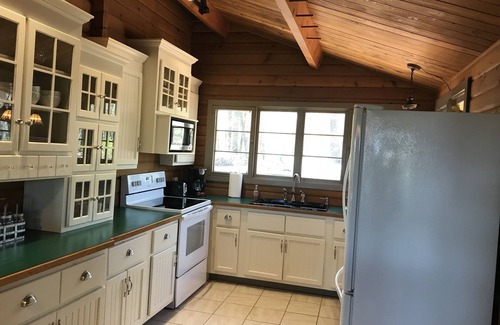 French Lick Cabin | Southern Grace Cabin Hot tub! Super CLEAN! French Lick, IN - Private location!