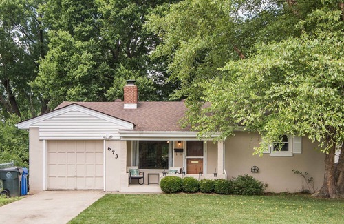 Lexington Cottage | Southland’s Cozy Cottage - 10 min to Downtown