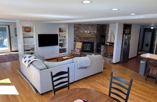 Southport House | Southport ME Waterfront - Cozy Harbor