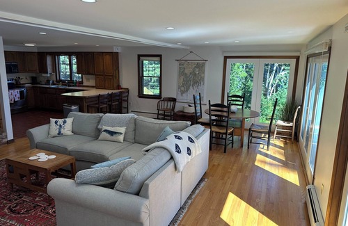 Southport House | Southport ME Waterfront - Cozy Harbor