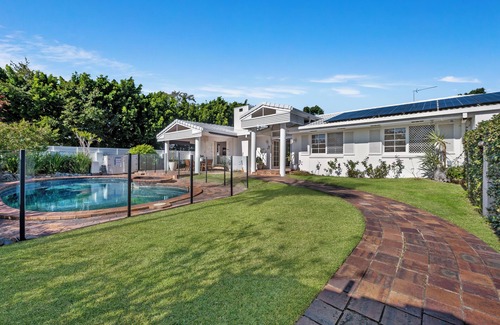 Southport House | Southport Poolside Paradise