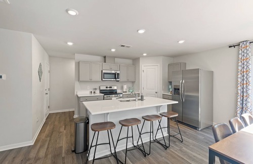 Southport House | Southport Retreat! Beautiful 3 BR house! Family-oriented and pet-friendly!
