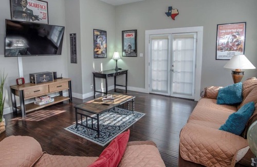 Southtown House | Southtown Classic 3BR/2BA mins from Downtown