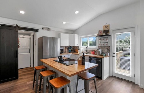 Millersport Cottage | Sows on Sixth: Walking Distance to Buckeye lake Marina
